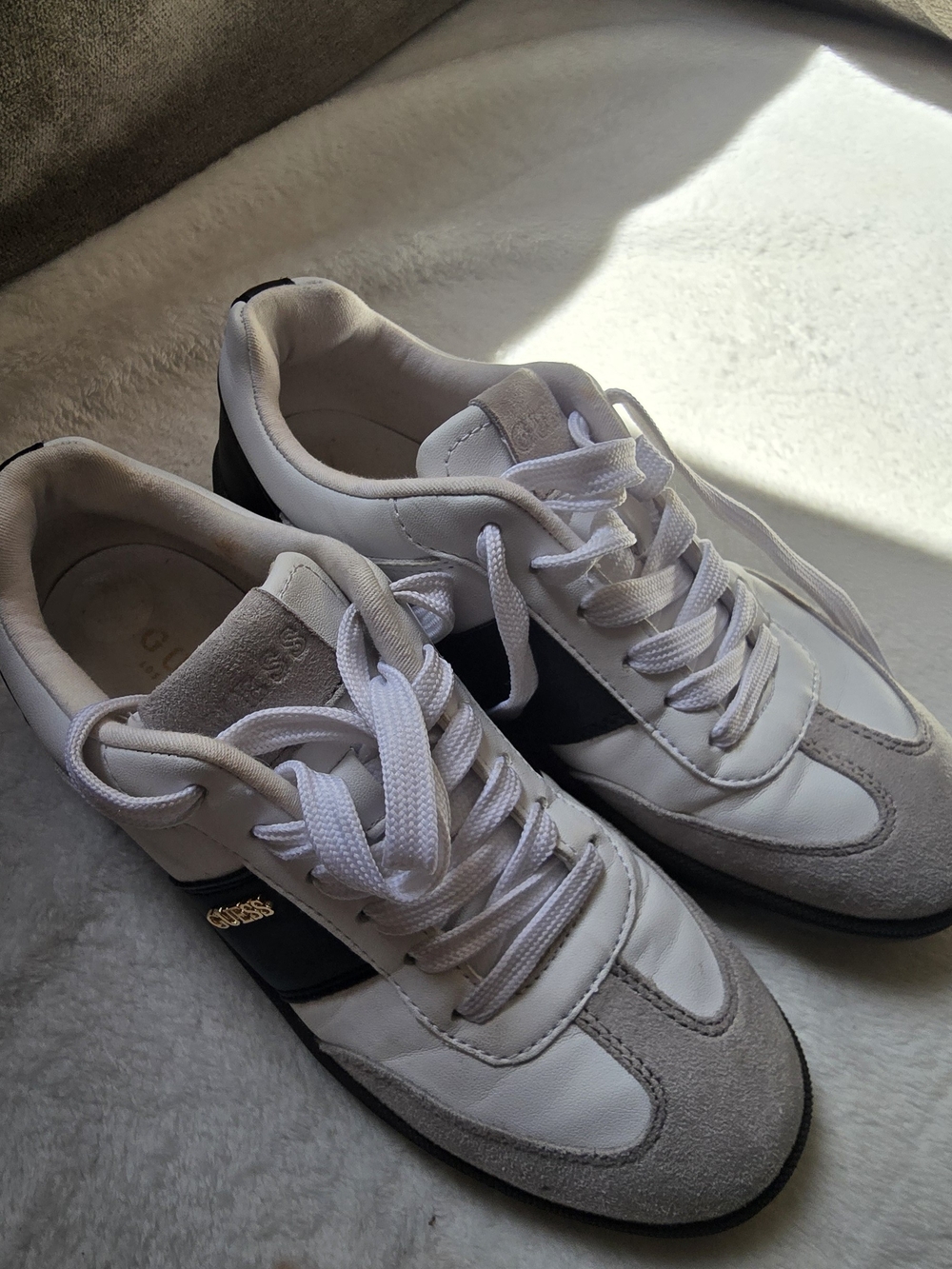 Guess Sneakers
